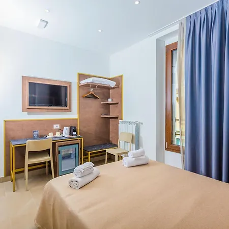 Repubblica Hotel *